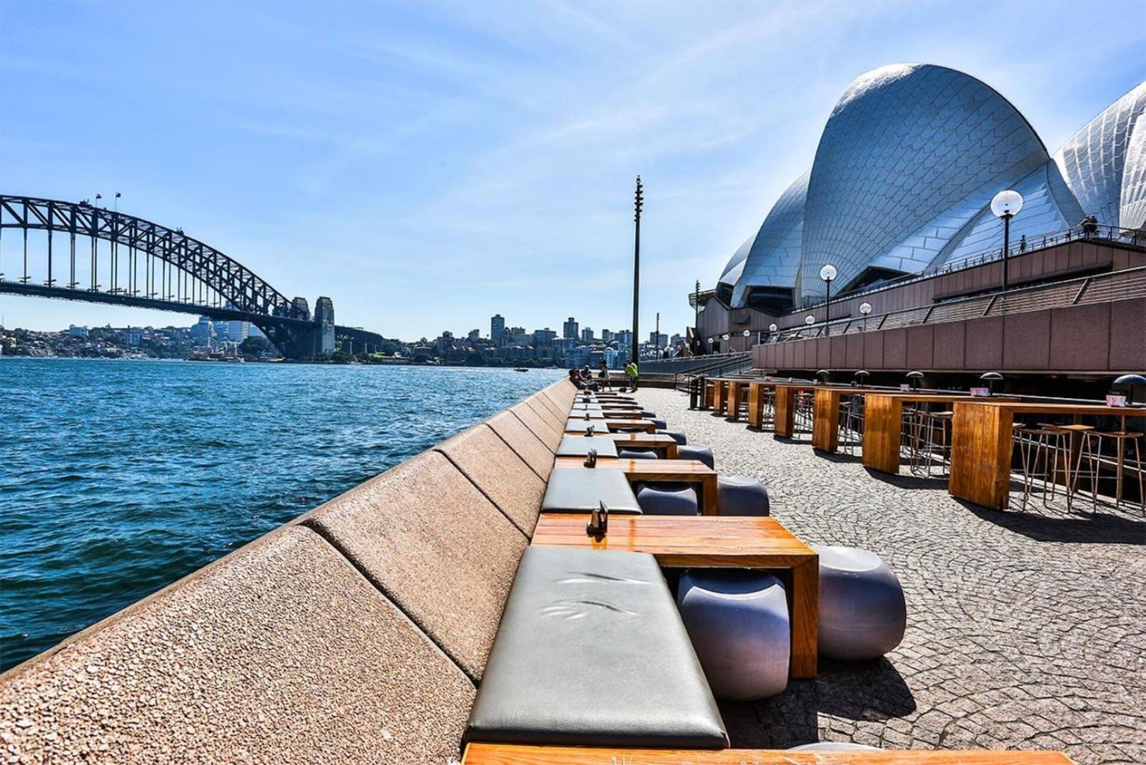 Bright 2-bedroom With Views Apartment Sydney