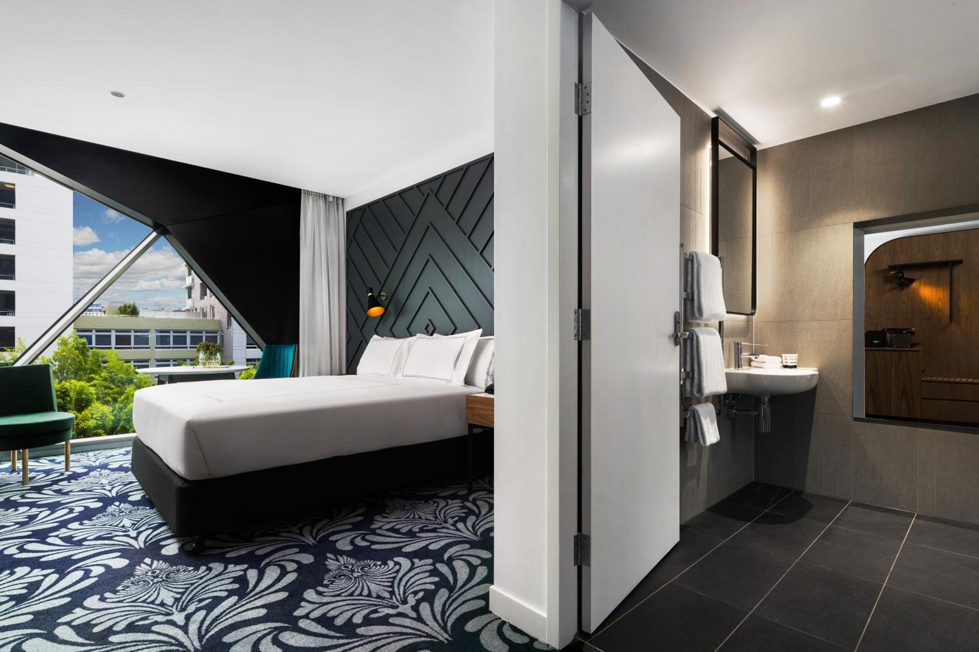 Hotel West Sydney, Curio Collection By Hilton Sydney