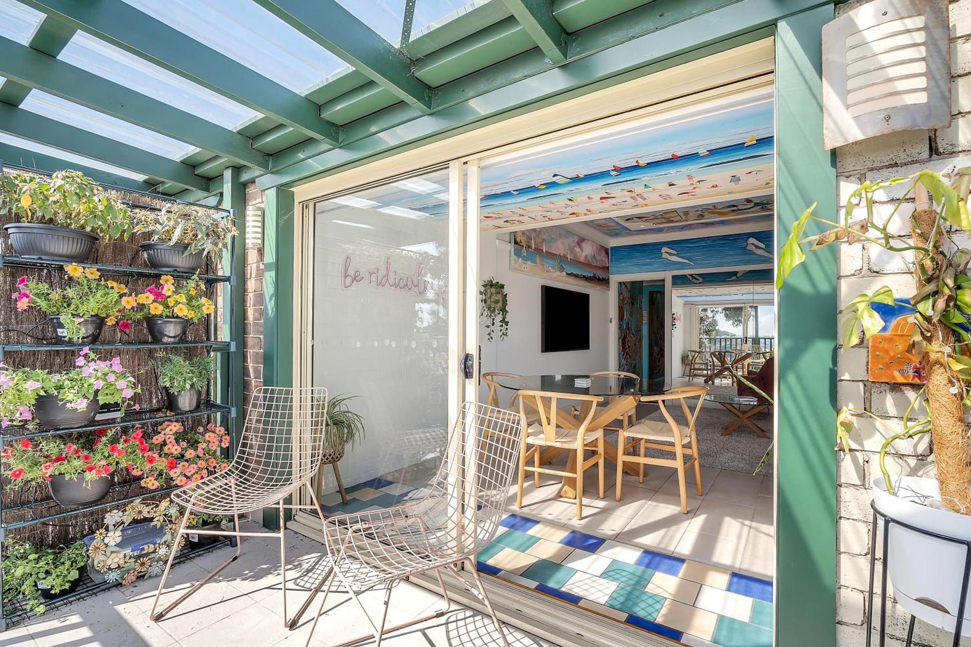 Apartment Harbourside Pad With Waterfront Views