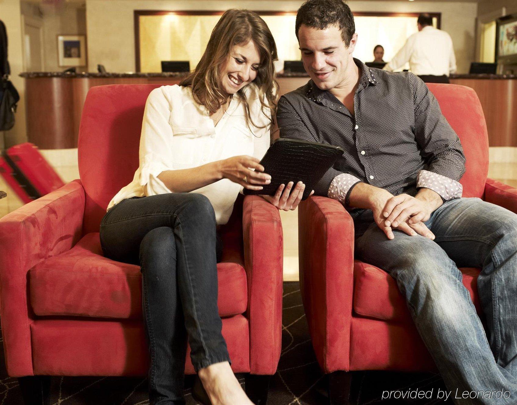 Hotel Rydges World Square 4*