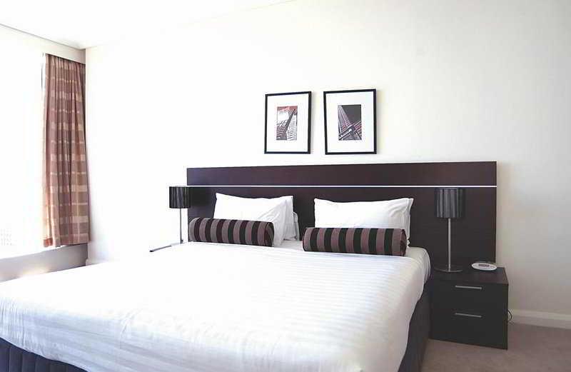 Meriton World Tower, Aparthotel