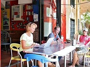 Mad Monkey Potts Point *