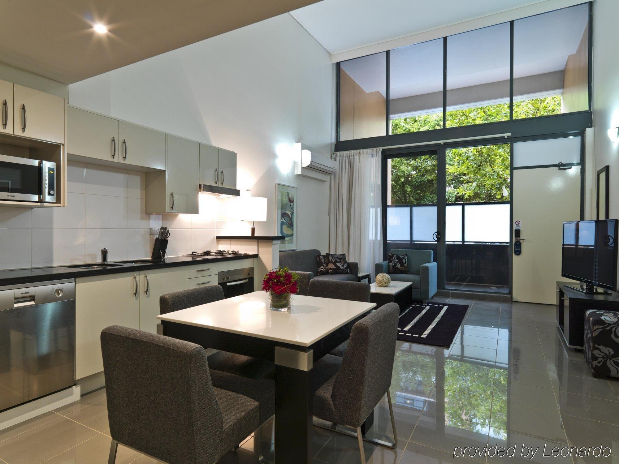 Meriton Waterloo 5*