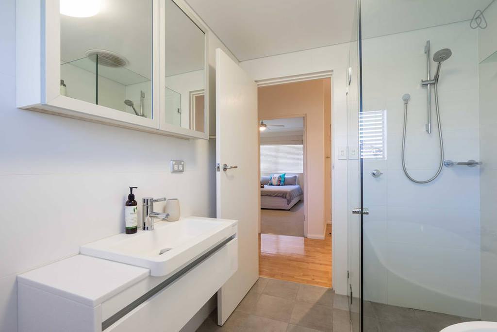 Stylish And Spacious Apartment *