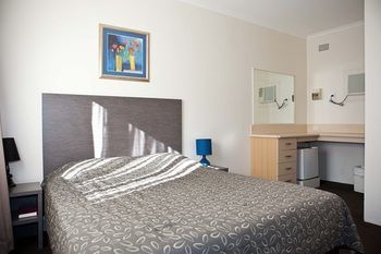 Westside Motor Motel 3*