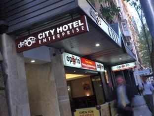 The Clarence Hotel 4*