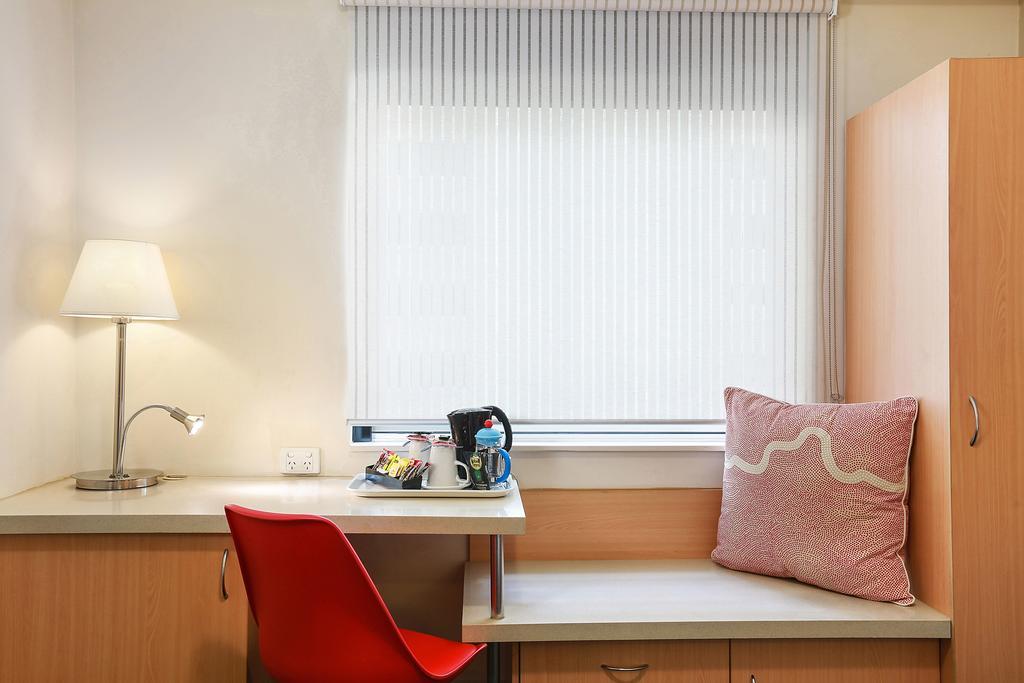 Ibis World Square 3*