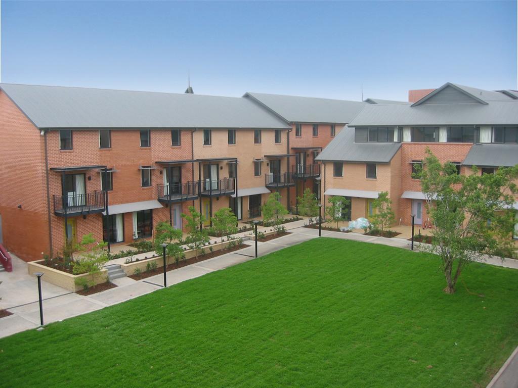 Village Hostel *