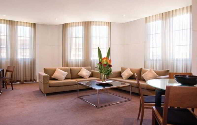 Aparthotel Adina Sydney