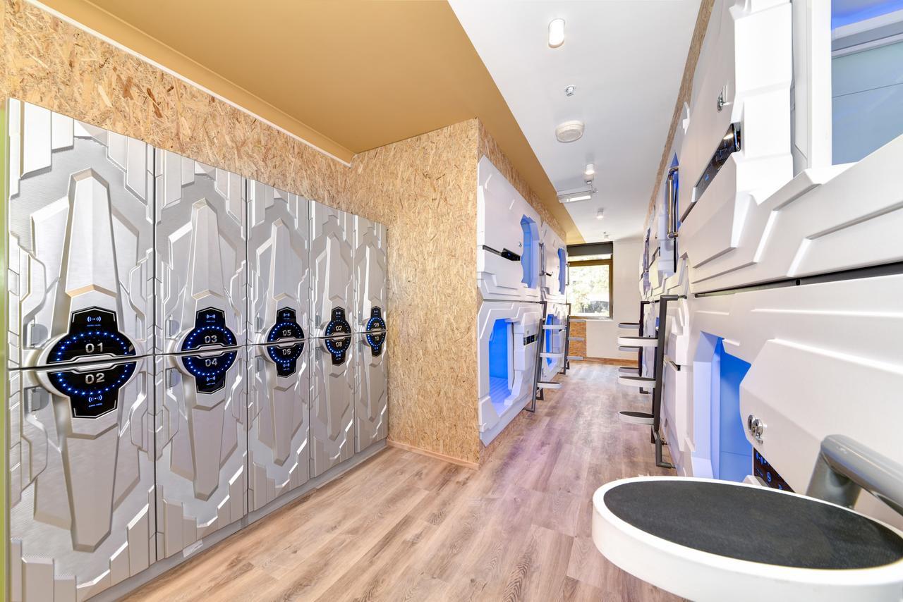 Space Q Capsule Hostel *