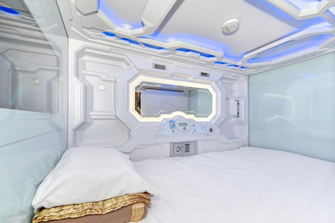 Space Q Capsule