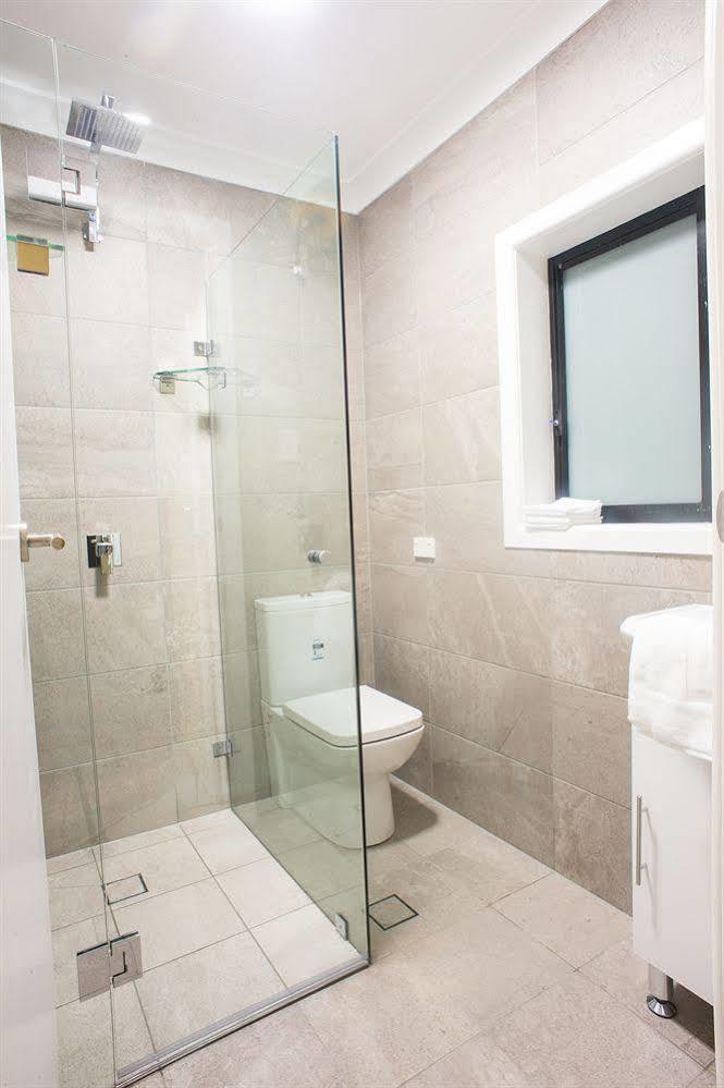 Amaaze Airport Apartments