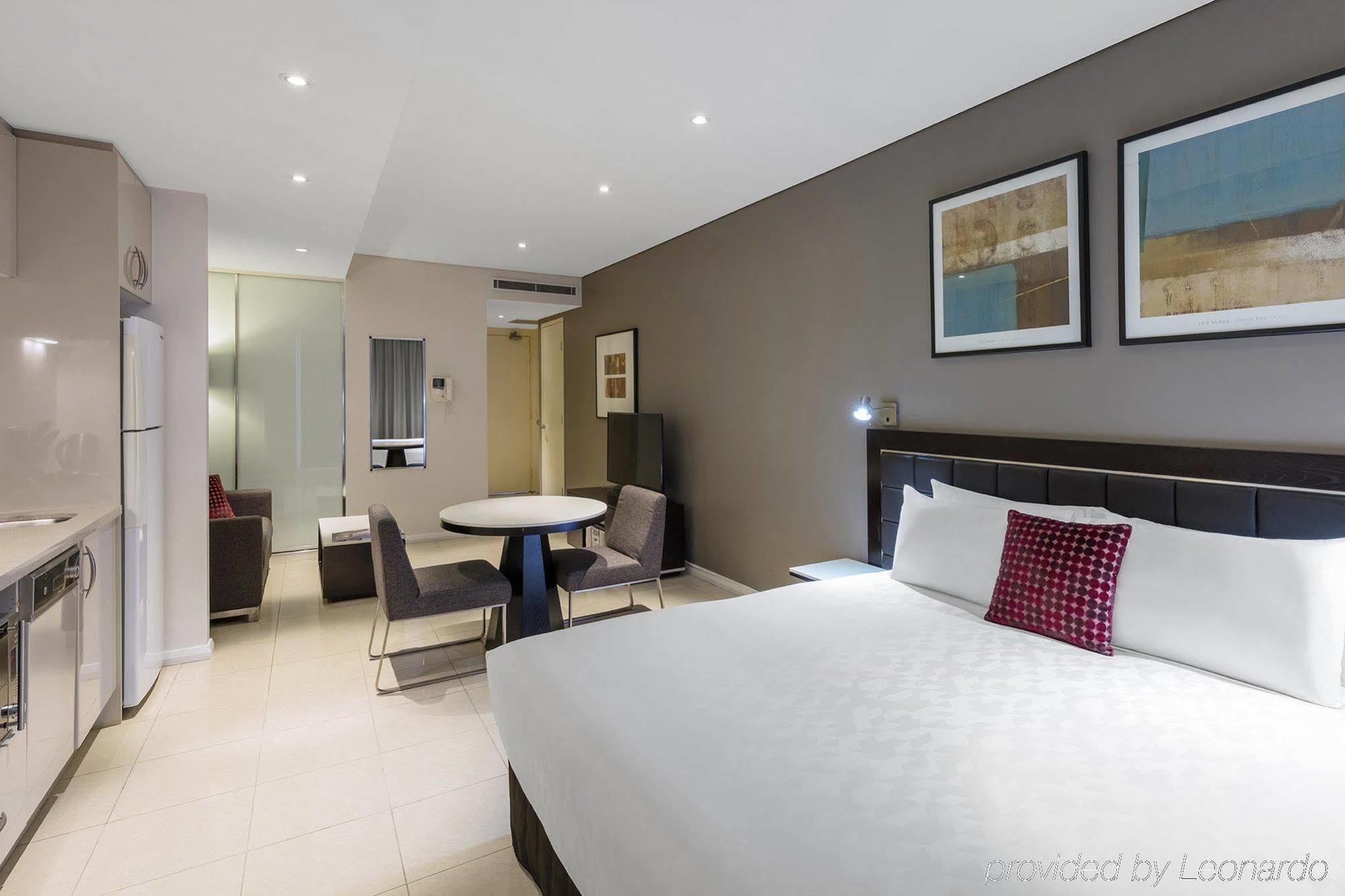 Meriton Pitt Street,