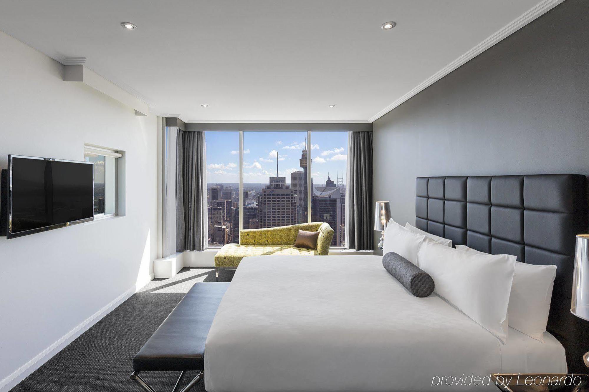 Aparthotel Meriton World Tower, 5*