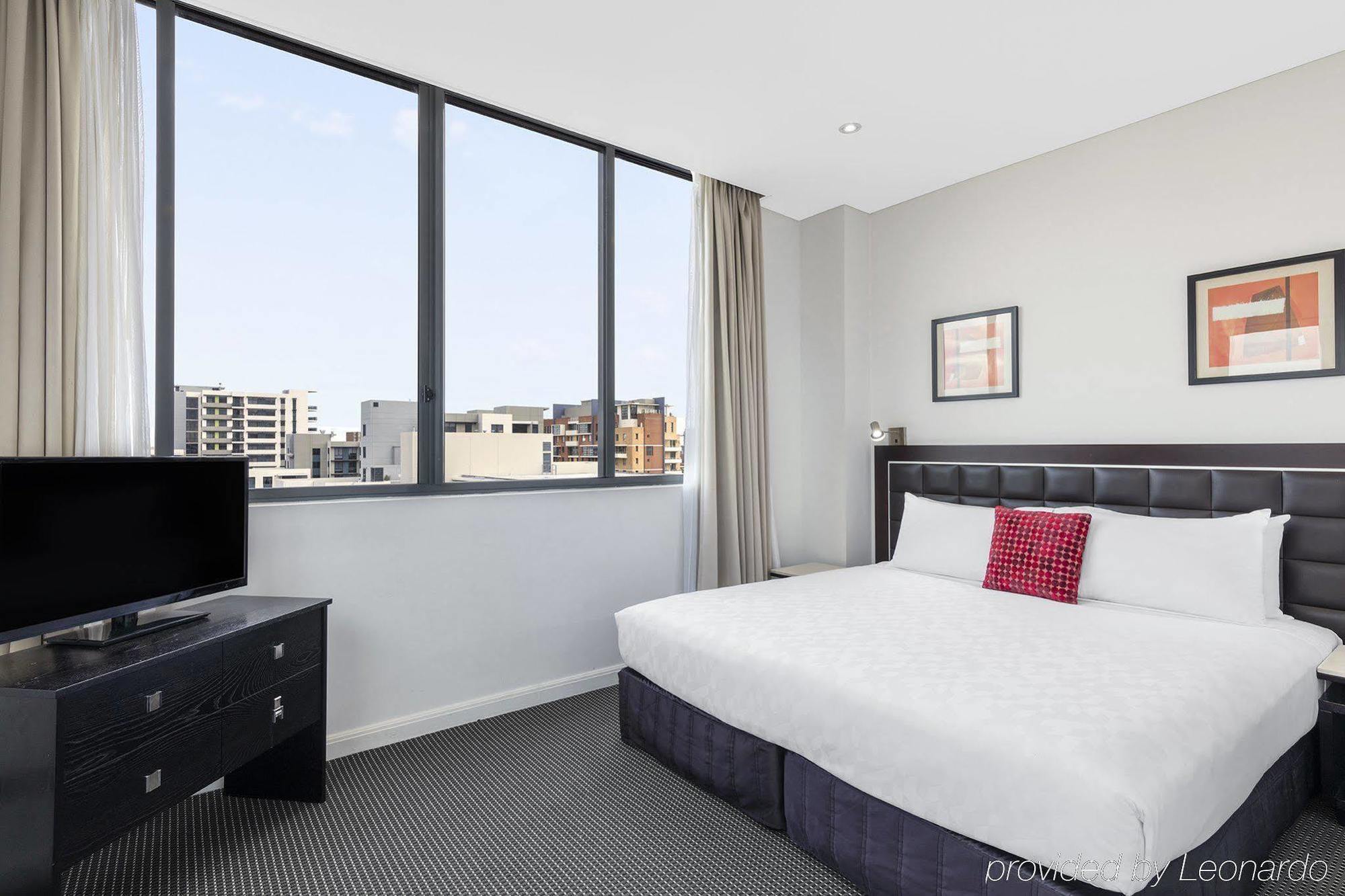 Meriton Waterloo Sydney