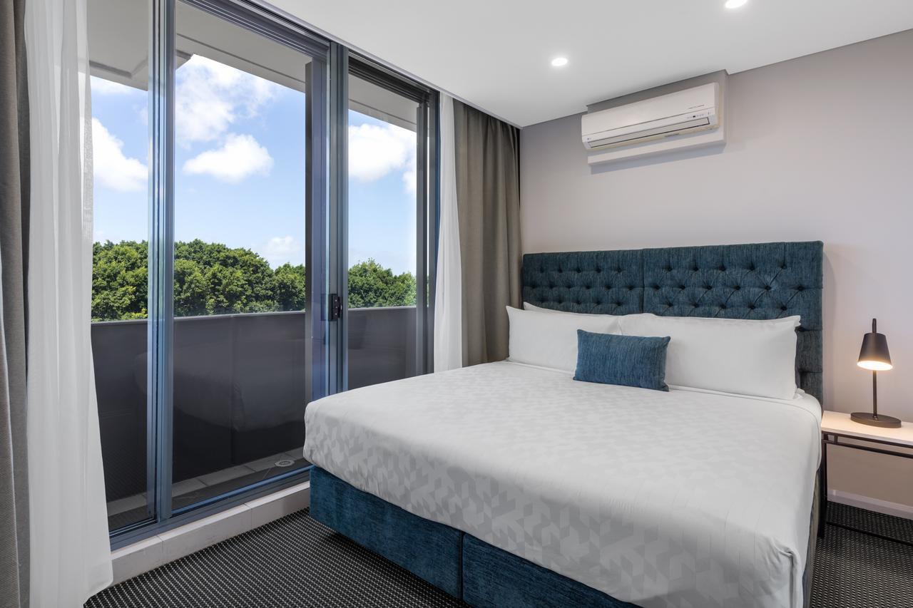 Meriton Waterloo Sydney