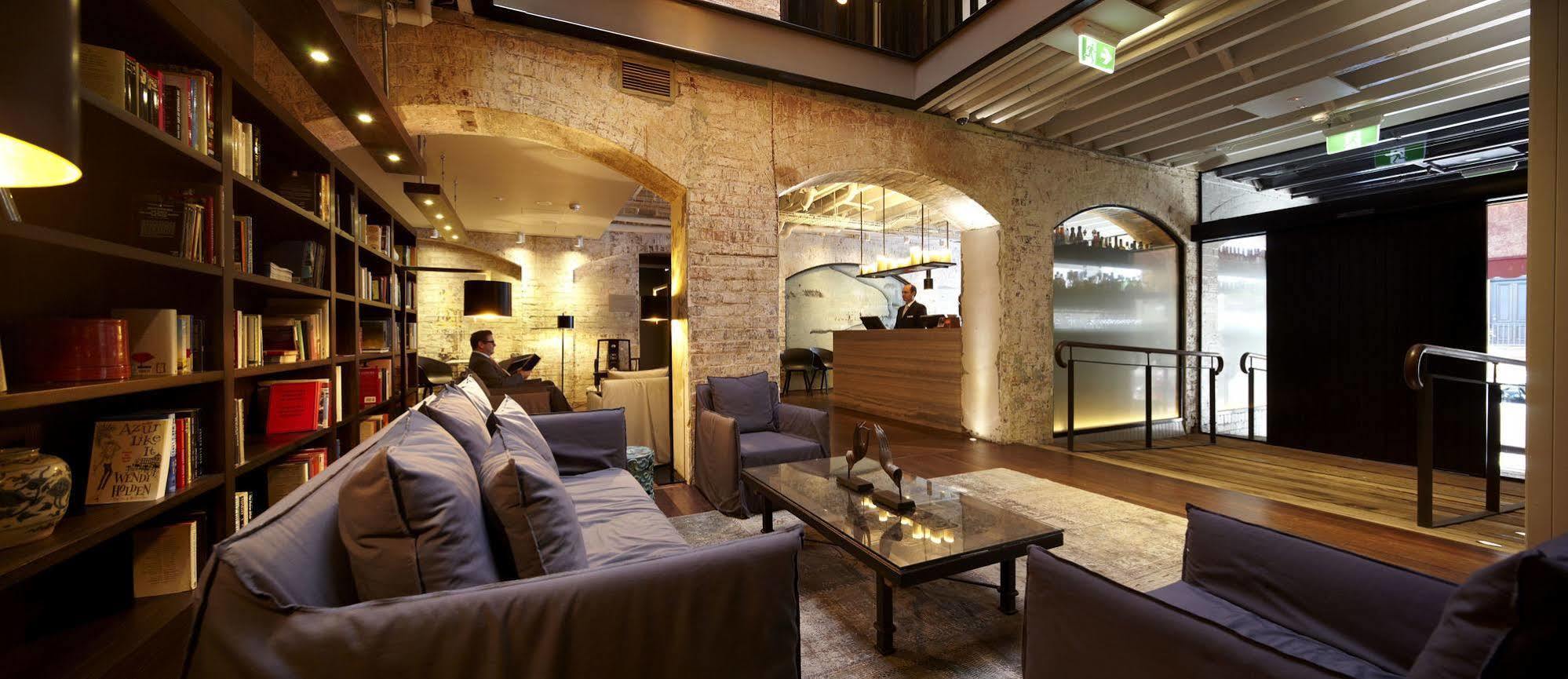 Hotel Harbour Rocks By Ode
