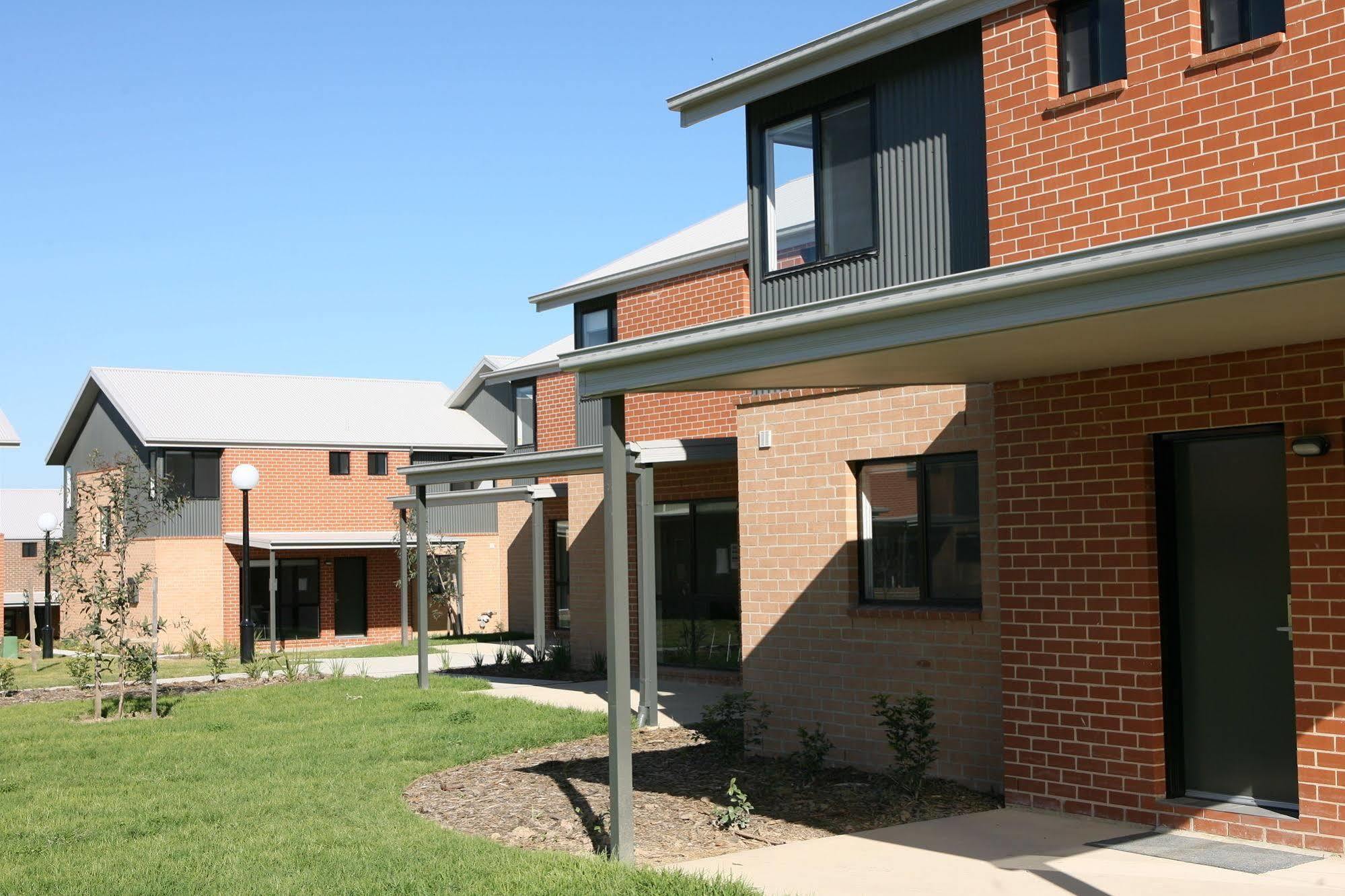 Macquarie Village 3* Sydney