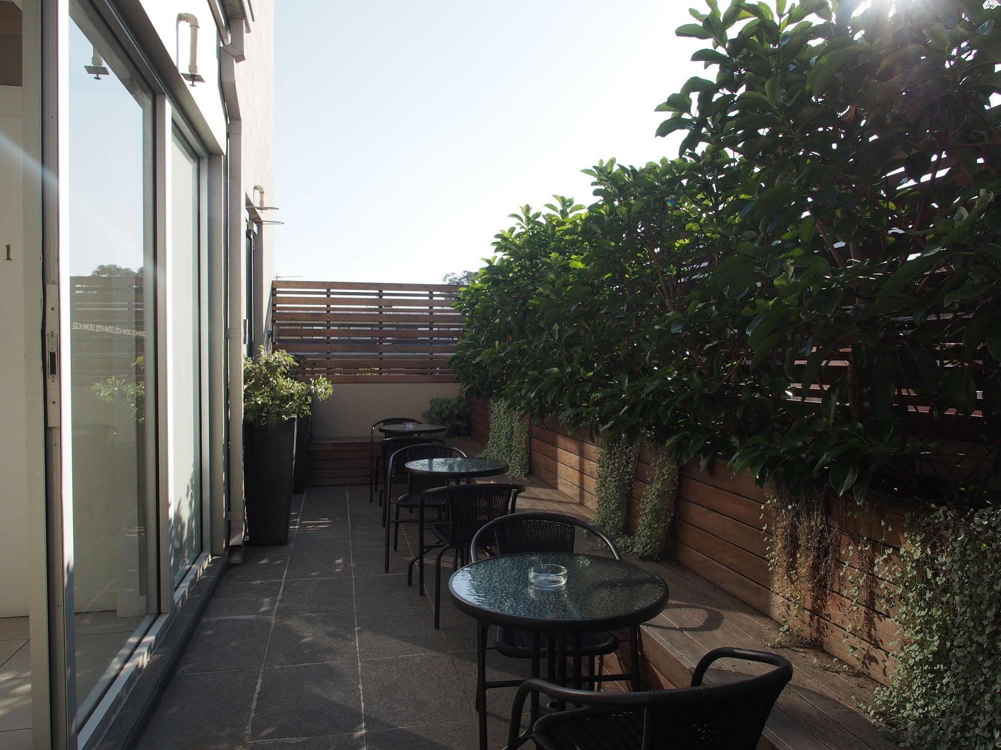 Inn Crown Surry Hills