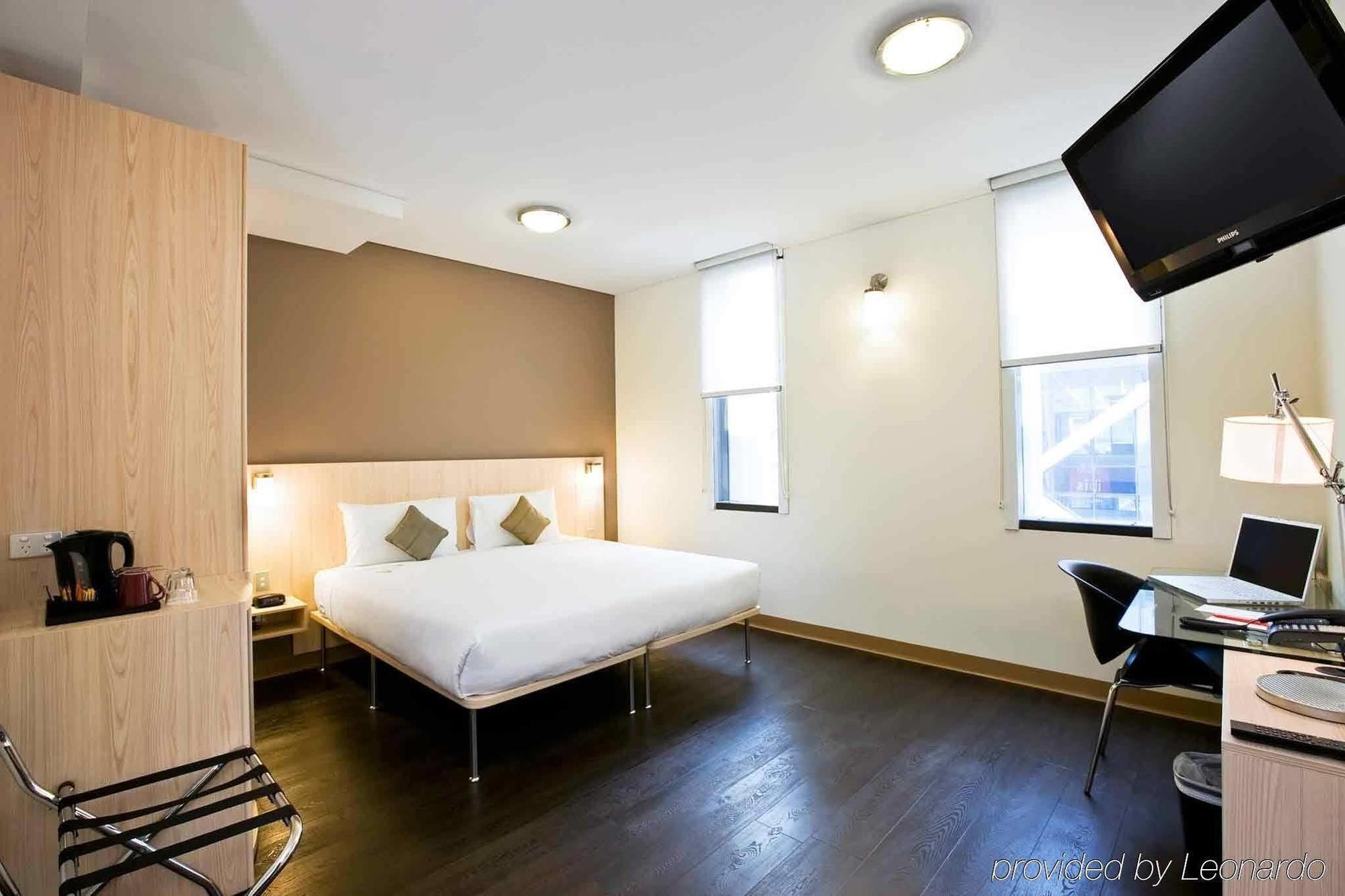 Ibis Barangaroo