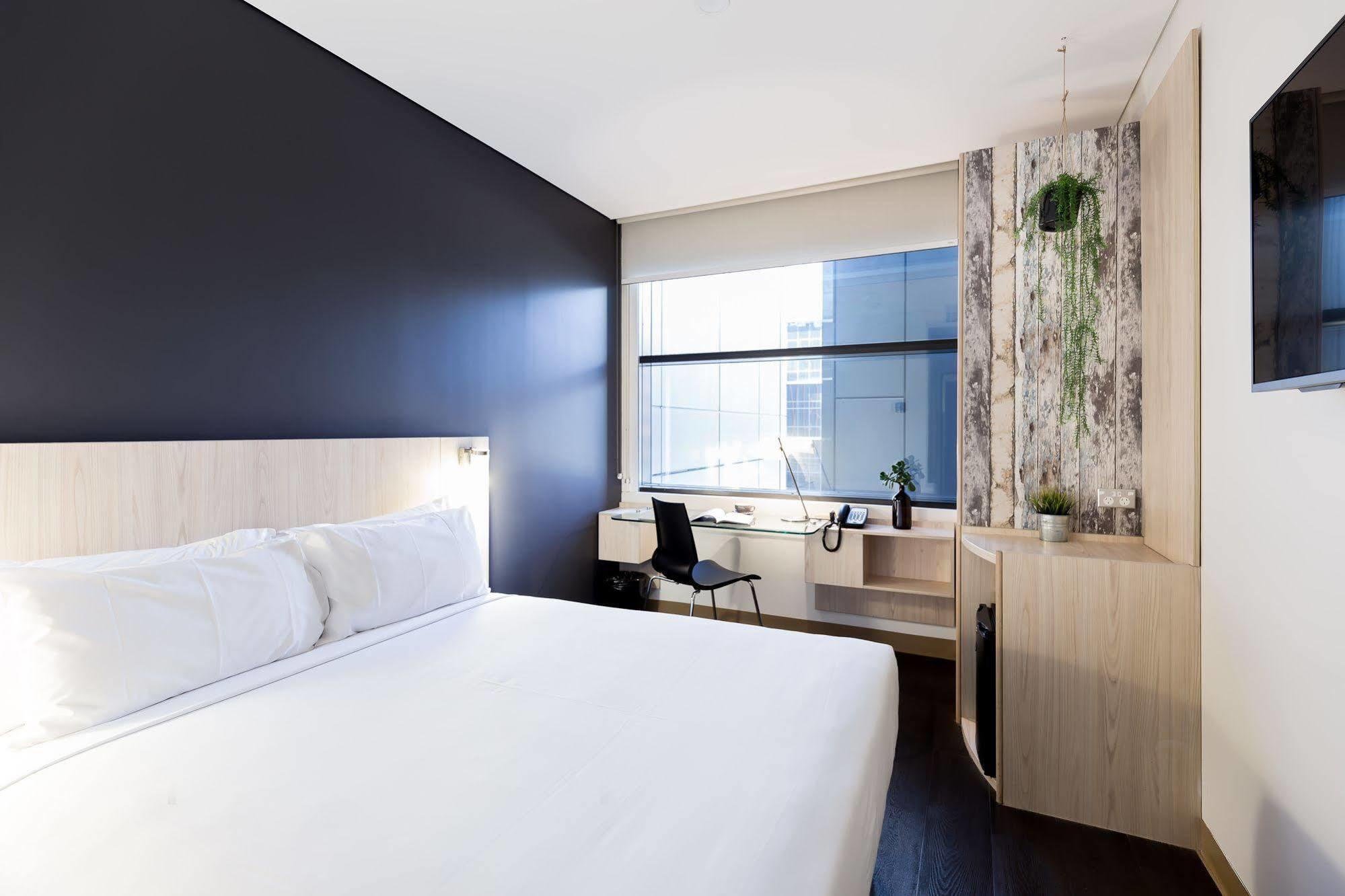Ibis Barangaroo