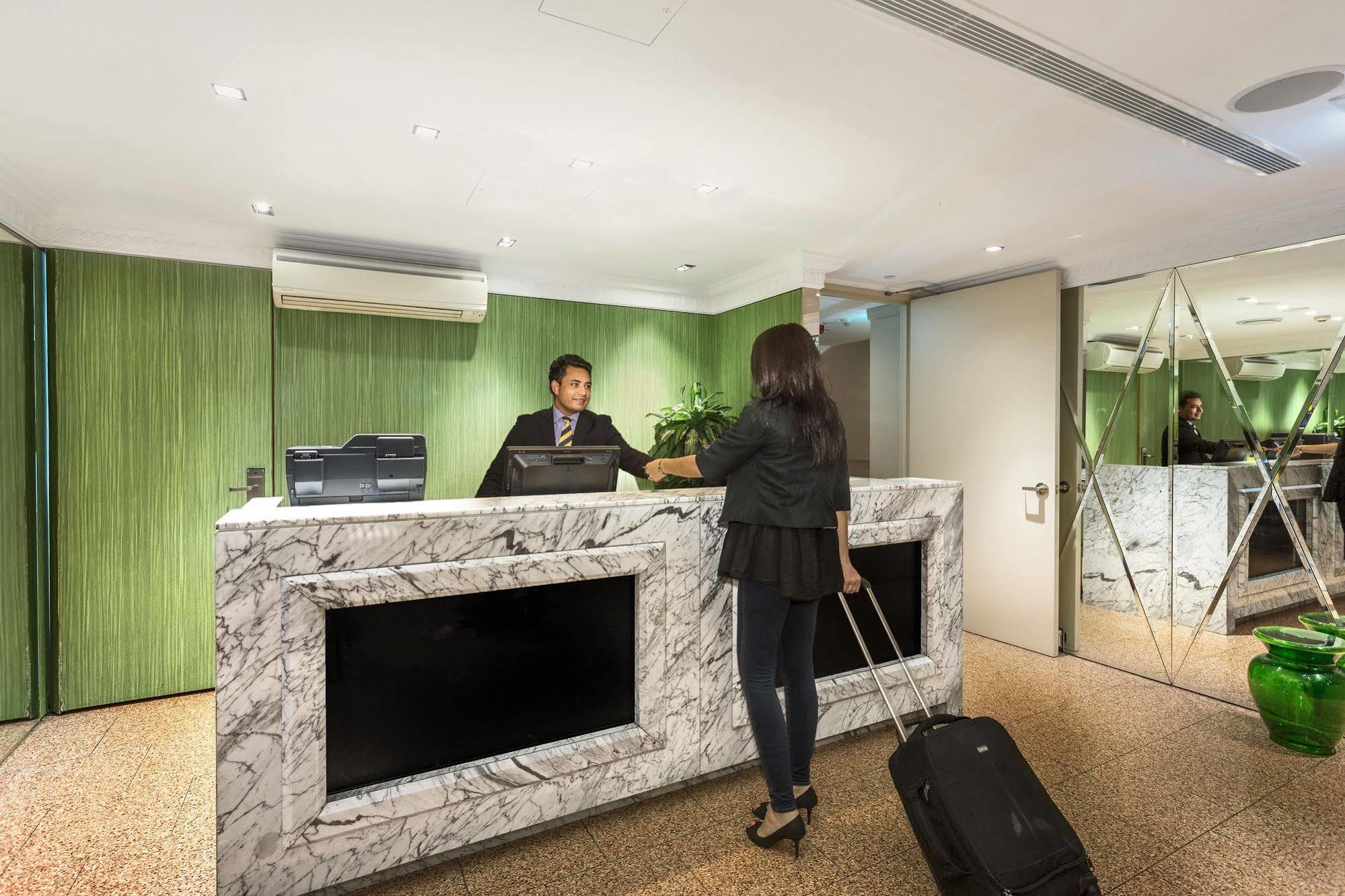 Potts Point Official 4*