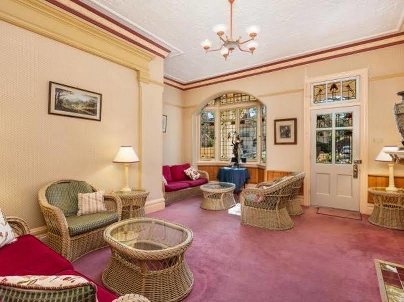 Hotel Mclaren - North Sydney