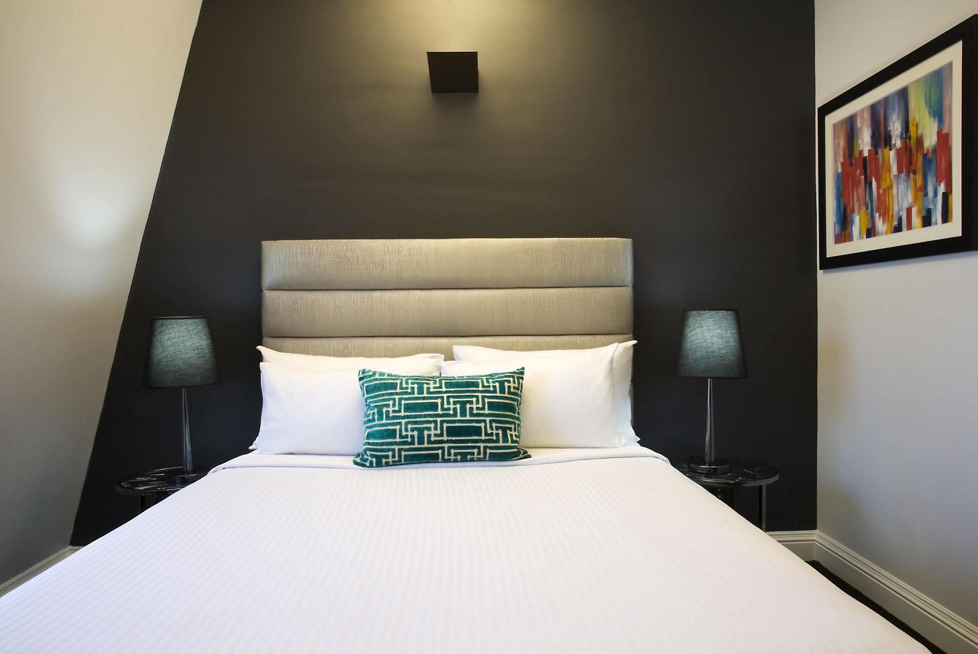 Hotel Challis Potts Point Sydney