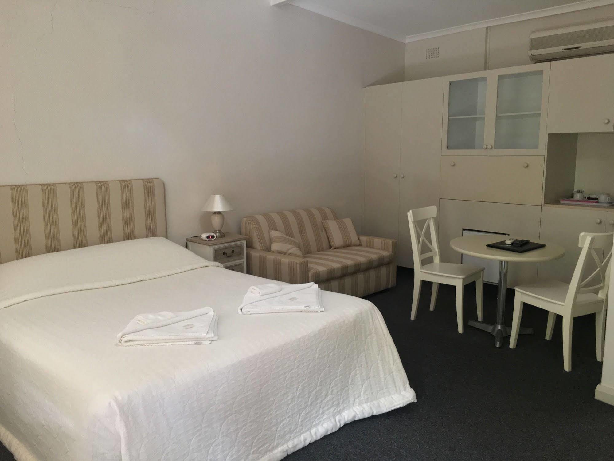 Motel Town And Country 3*