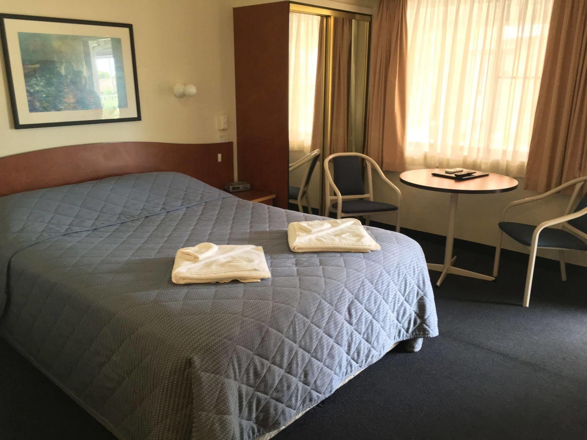 Town And Country Motel