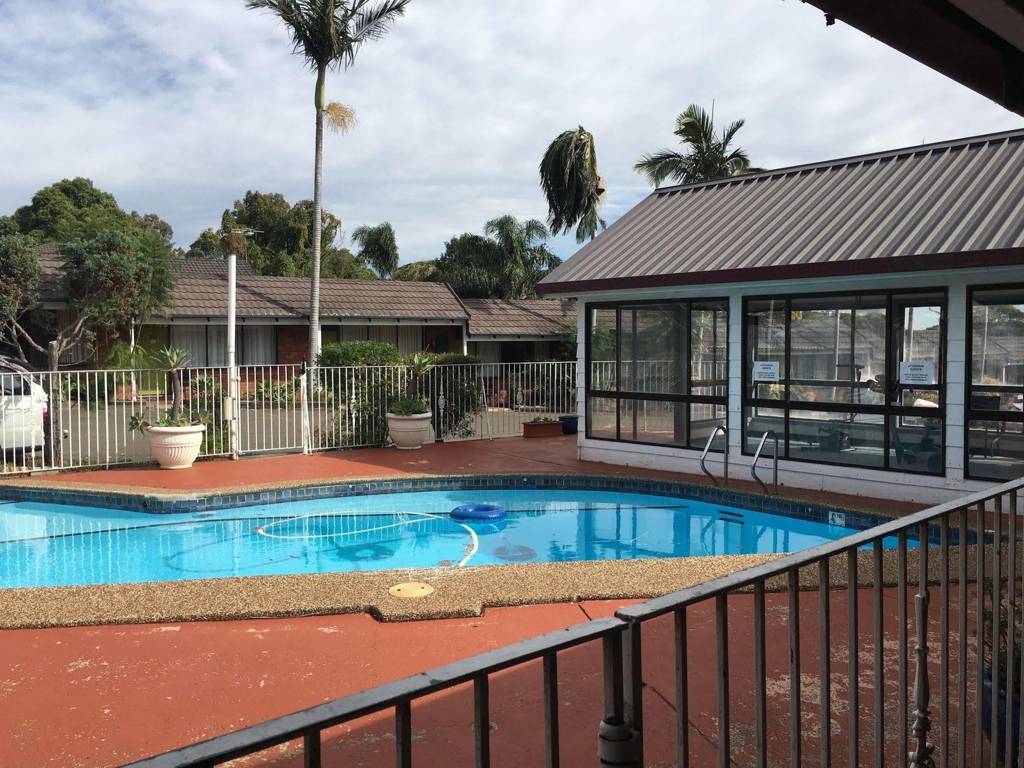 Motel Town And Country