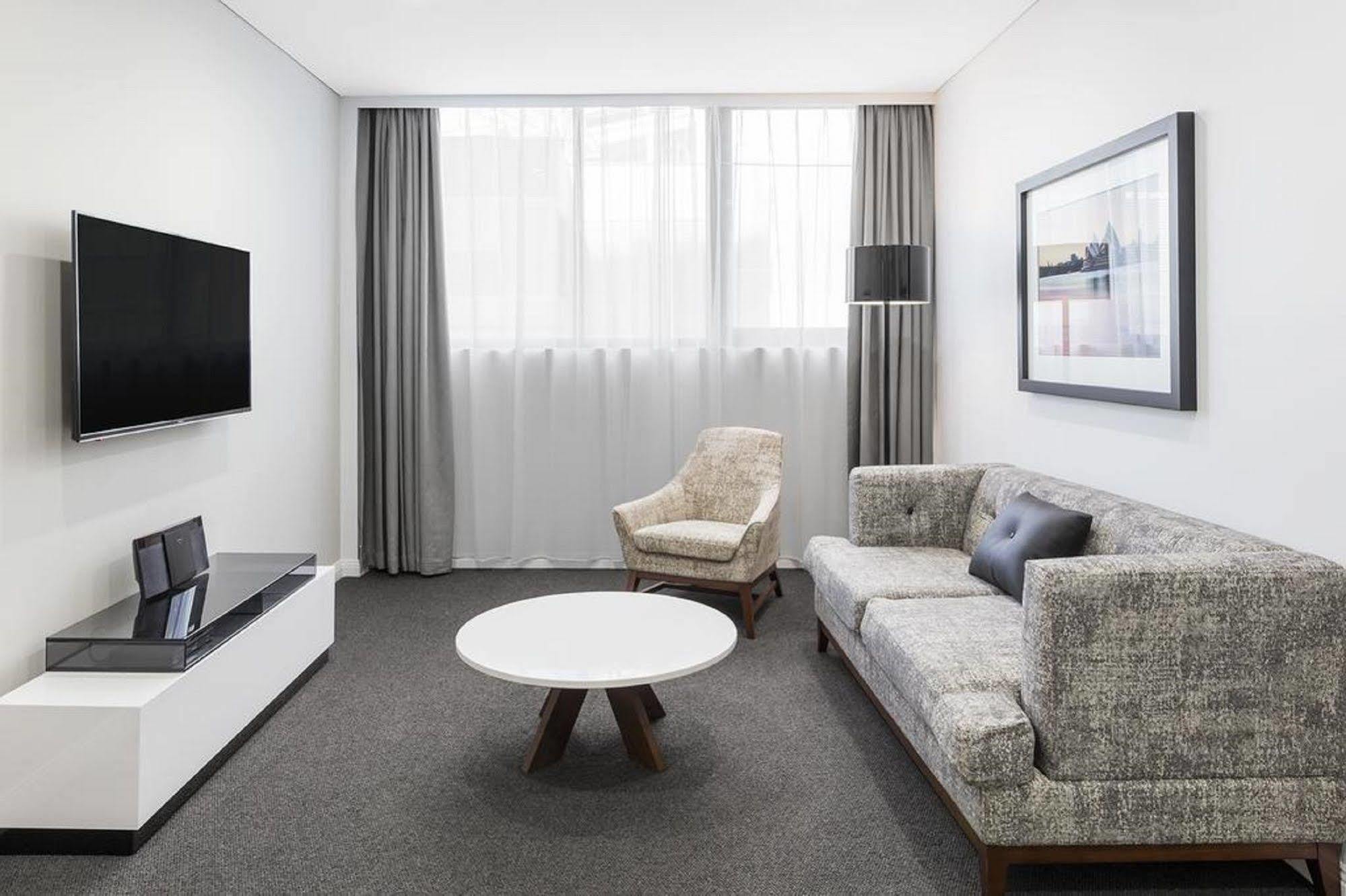 Meriton North Hotel 5*