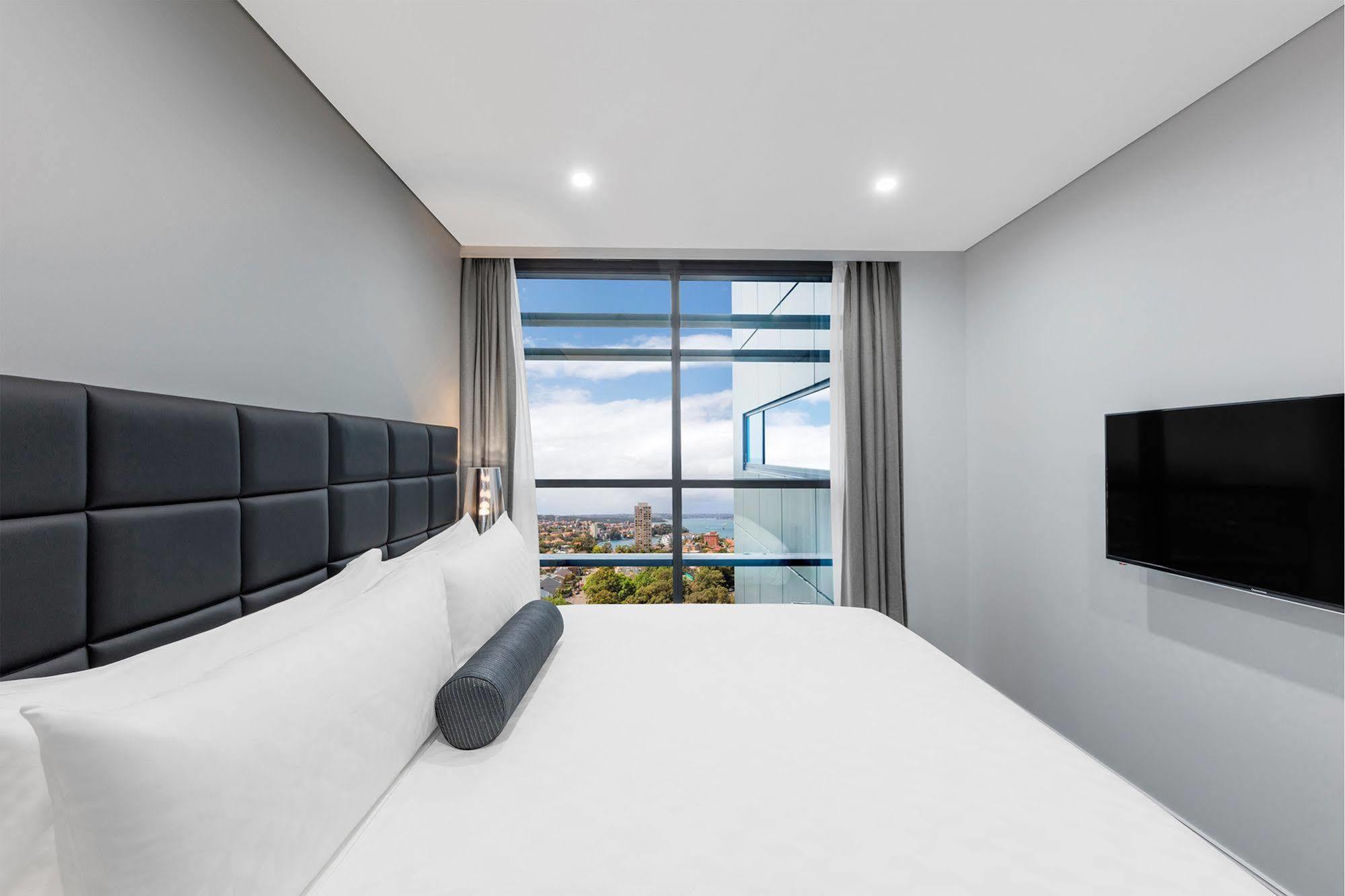Hotel Meriton North Sydney