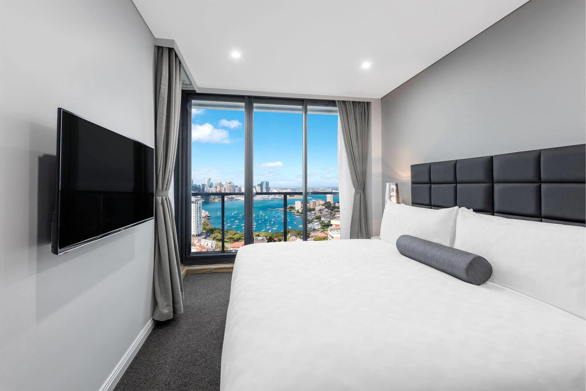 Hotel Meriton North Sydney