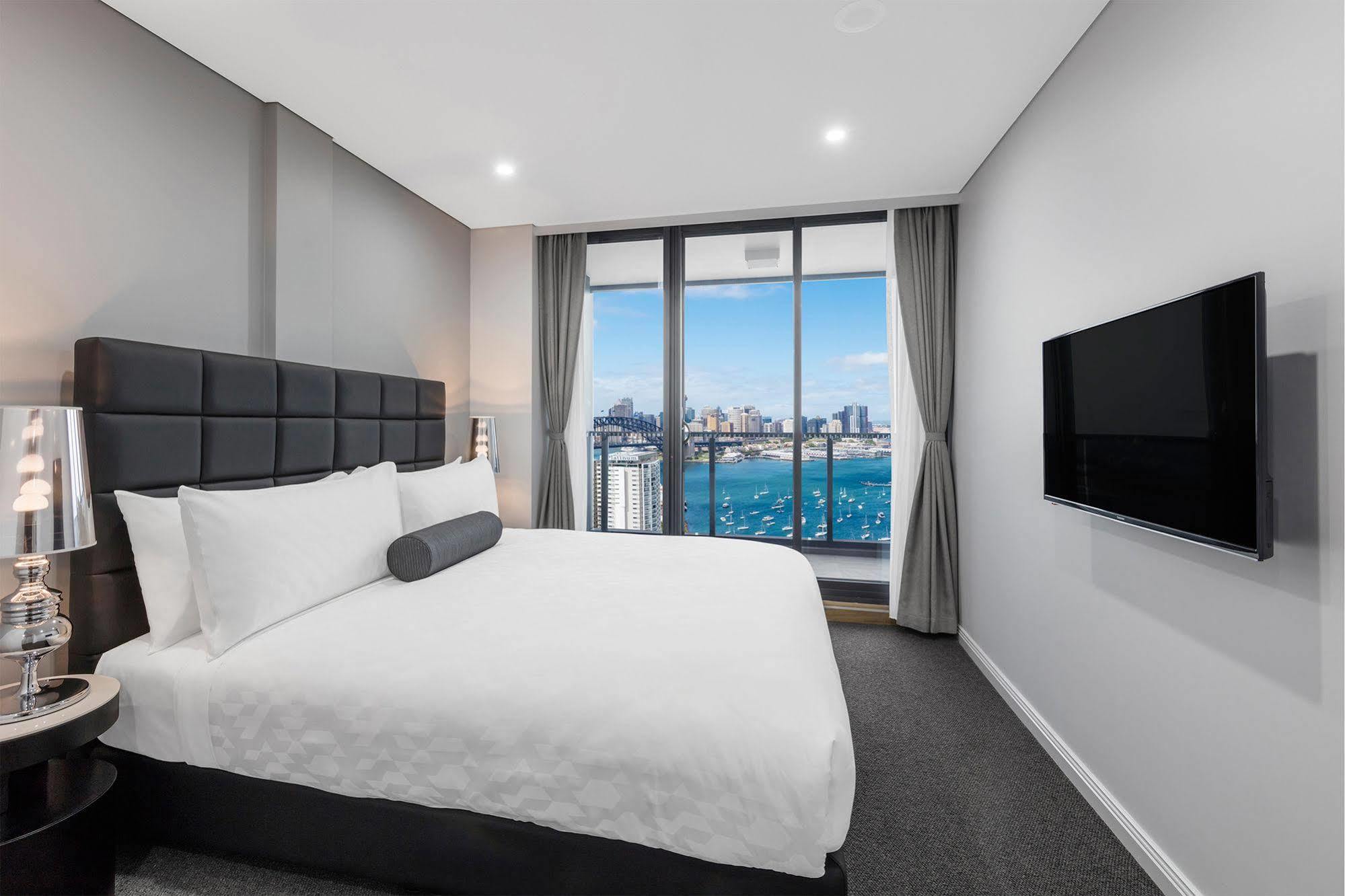 Meriton North Hotel 5*