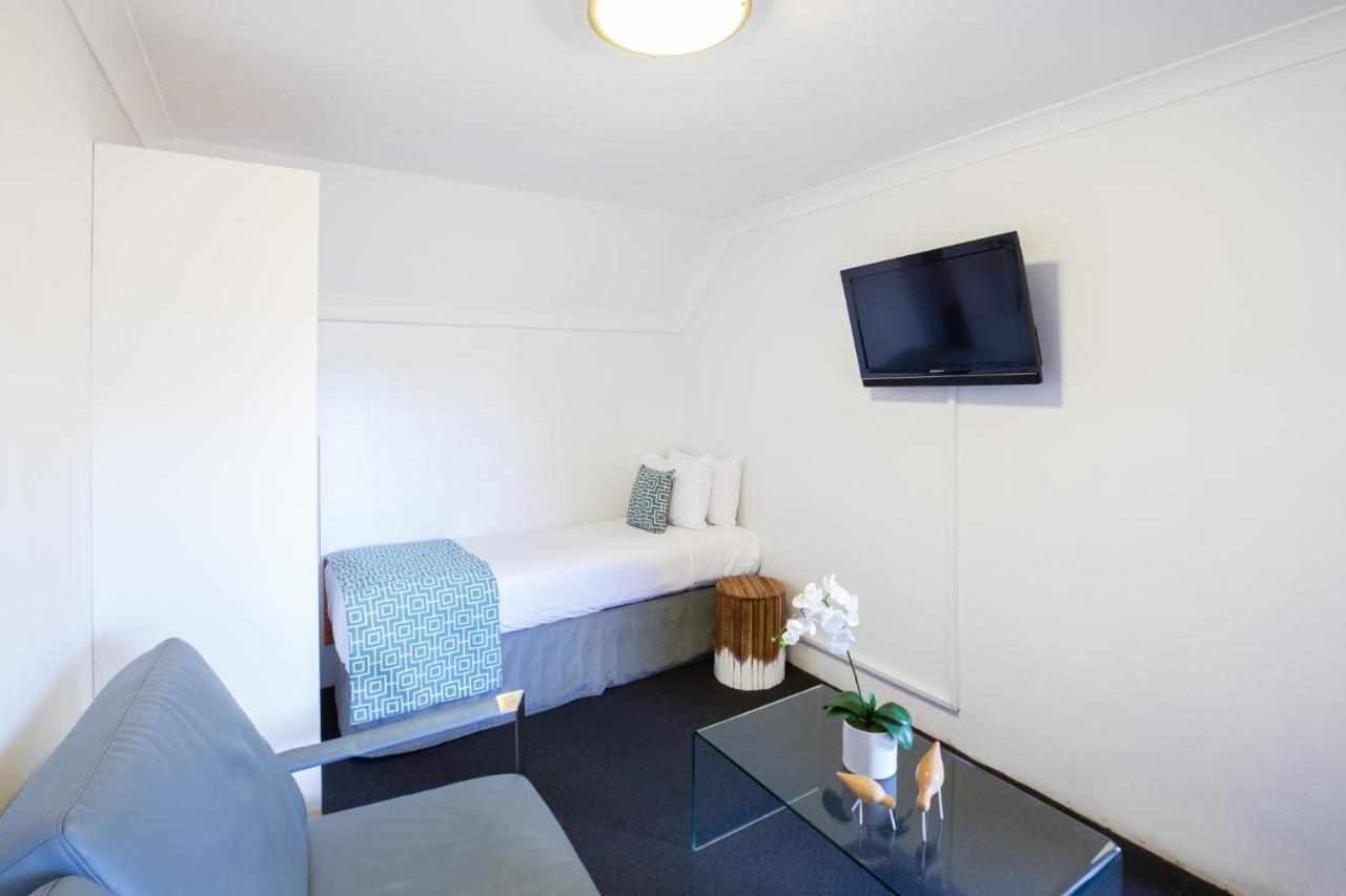 Railway 3* Sydney