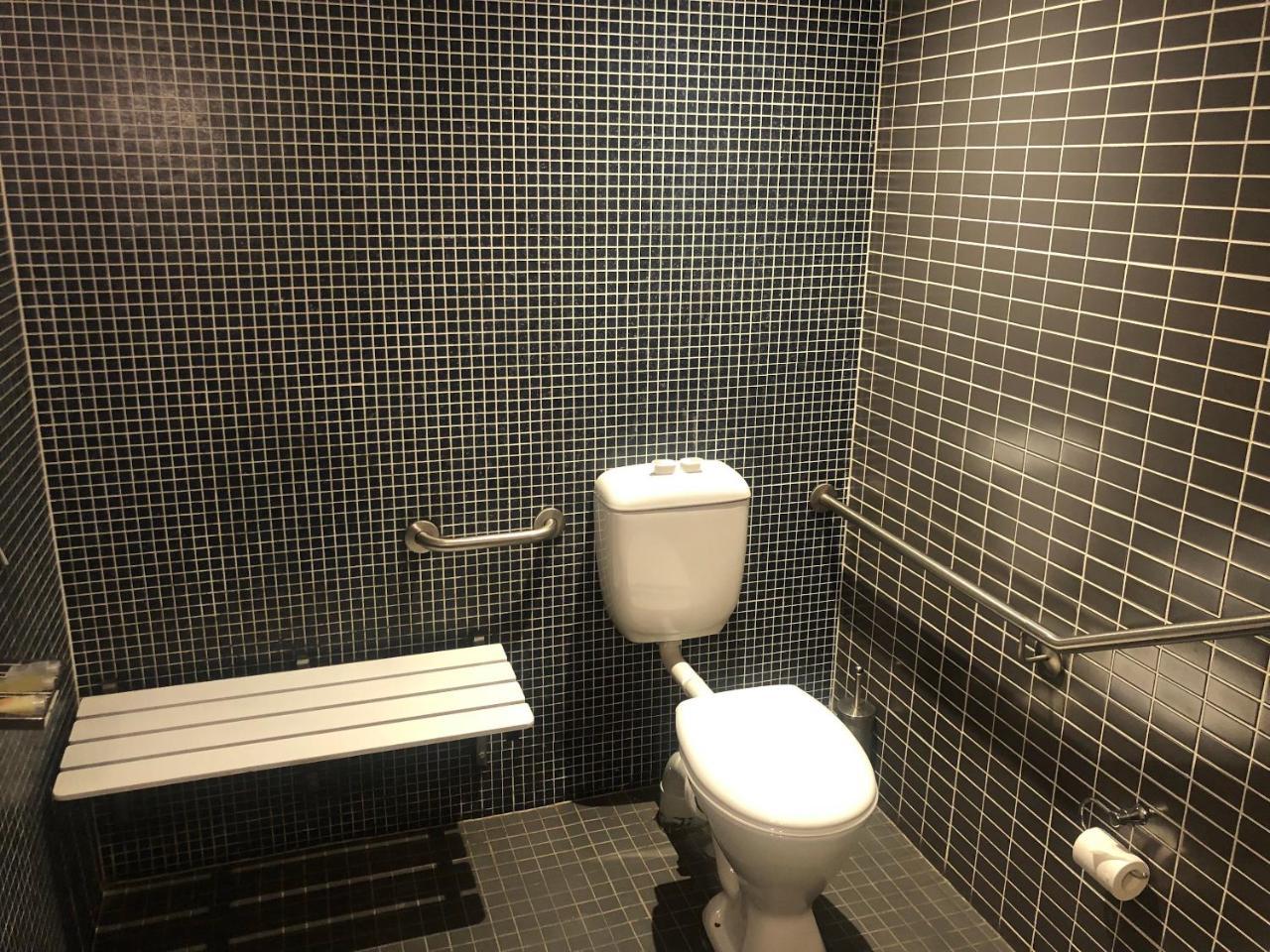 Inn Crown Surry Hills 4*