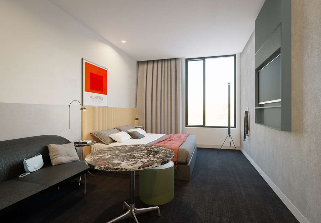 Aparthotel Veriu Square 4*