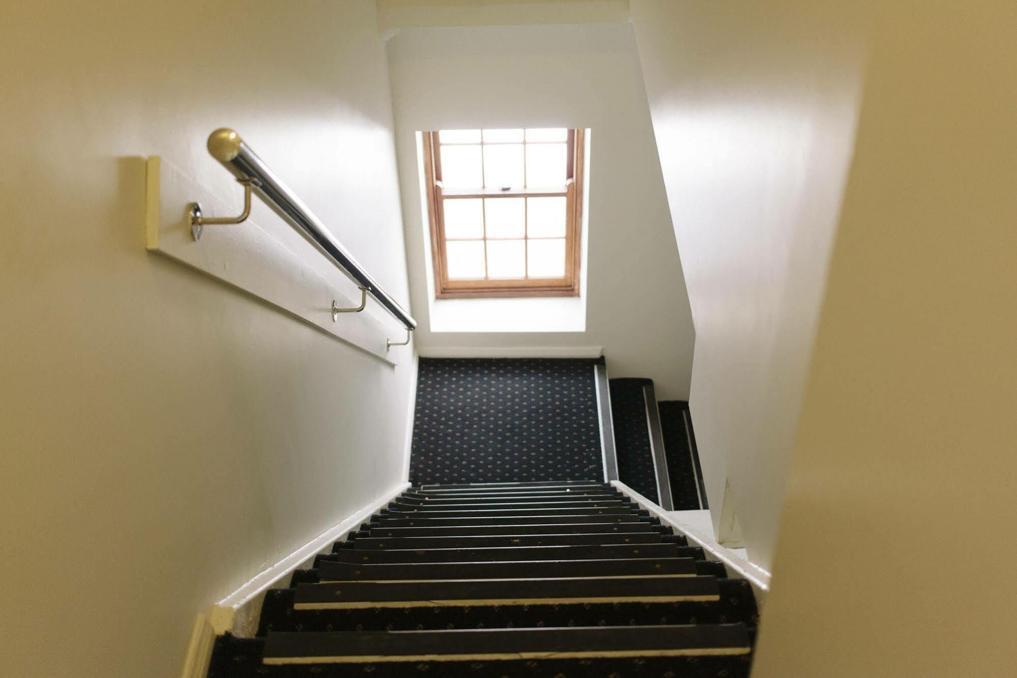 Mad Monkey Broadway (adults Only) Hostel