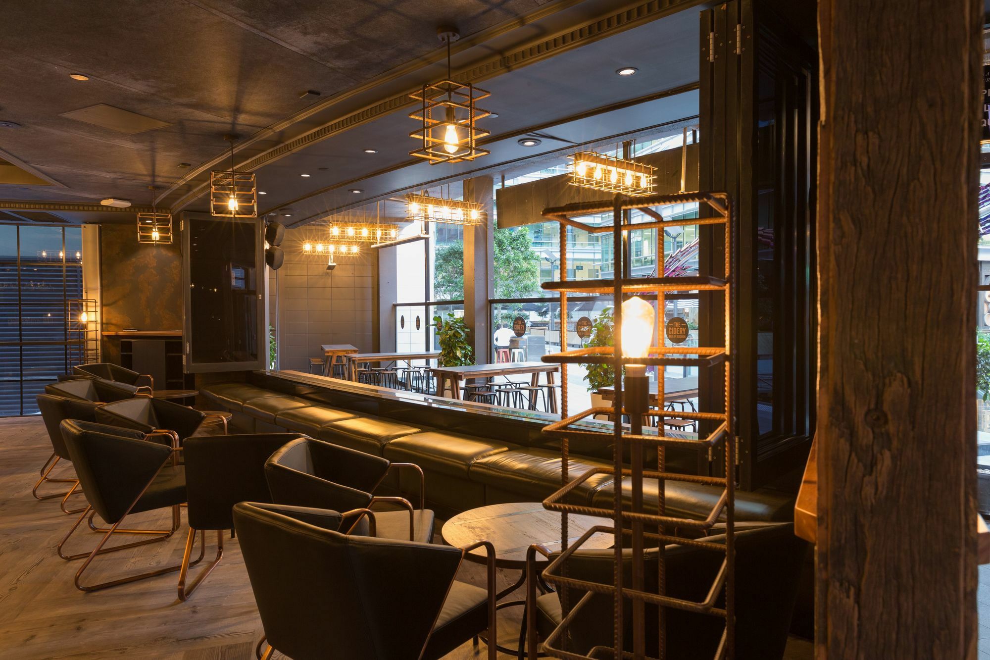 Rydges World Square Hotel 4*