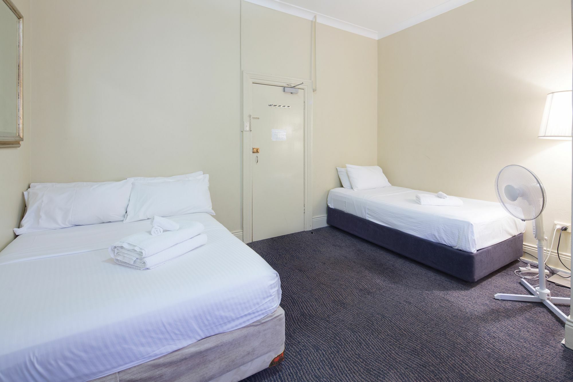 Neutral Bay 3*