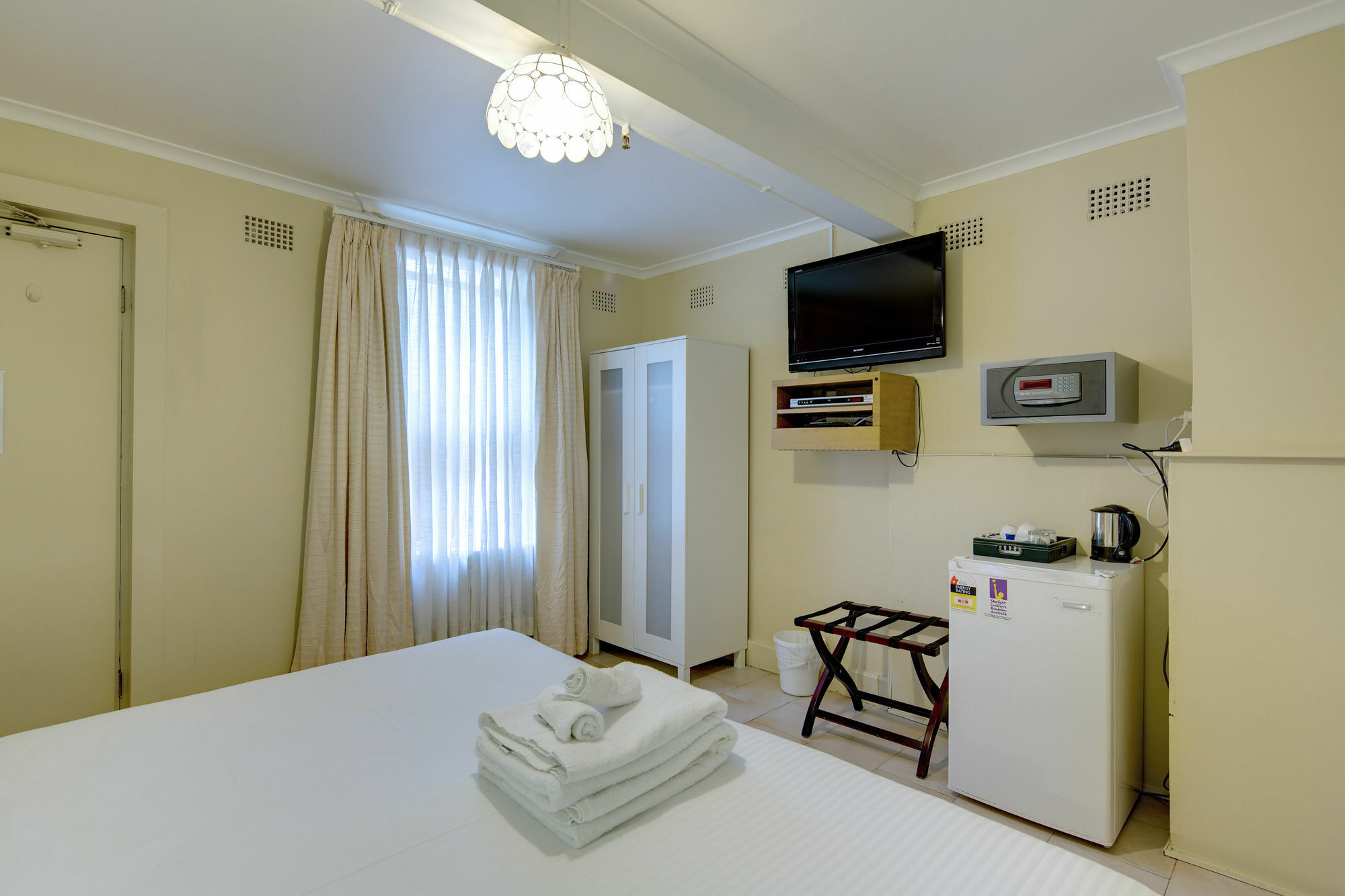 Neutral Bay Hotel 3*