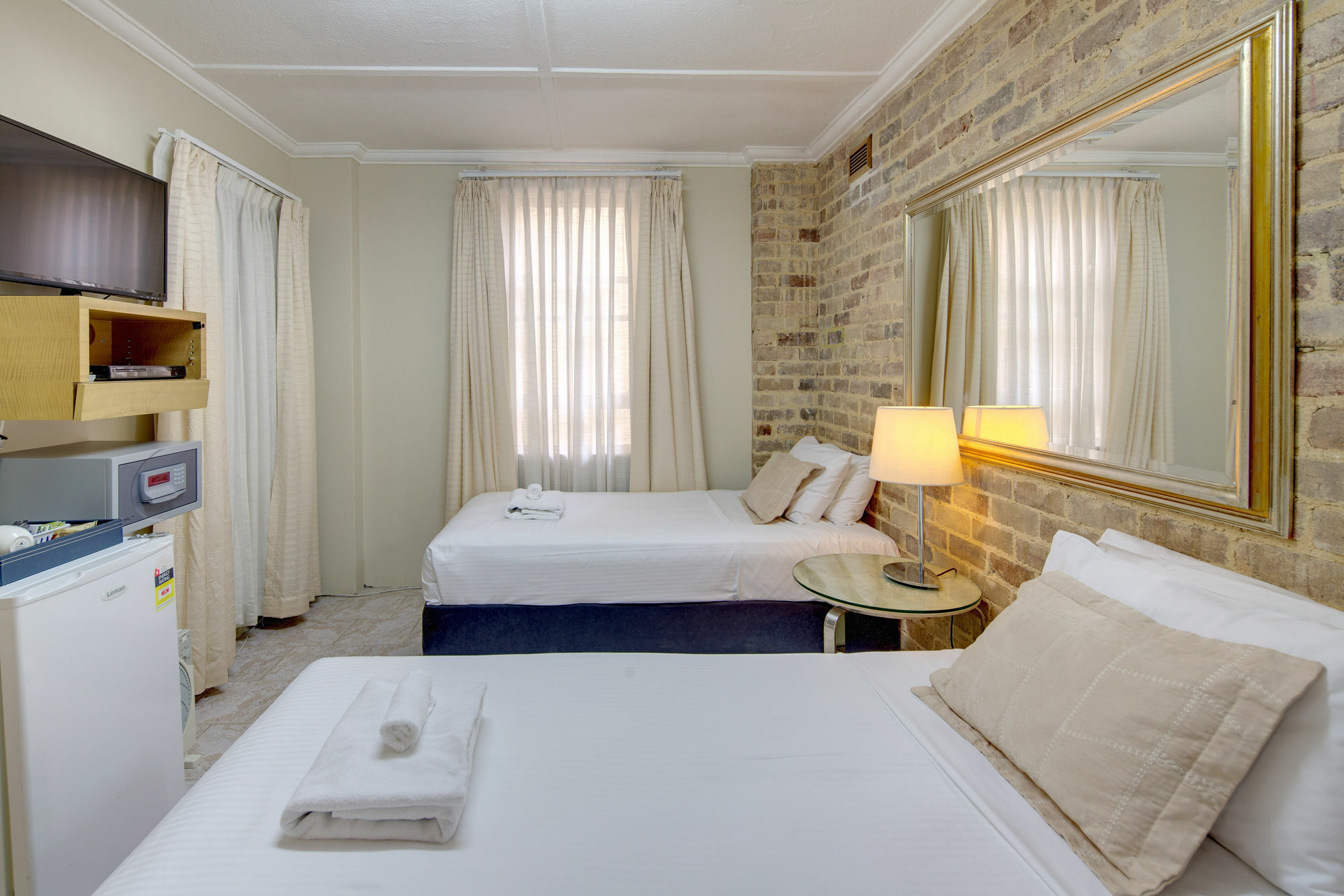 Hotel Neutral Bay