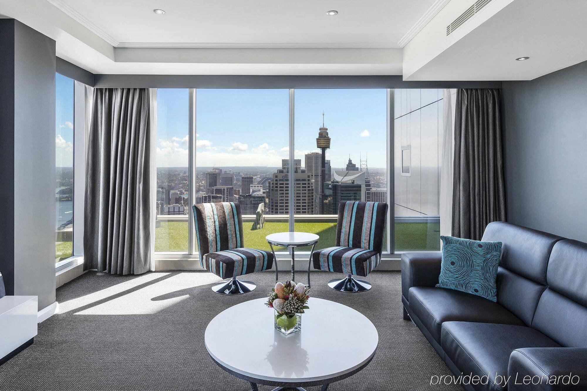 Aparthotel Meriton World Tower, 5*