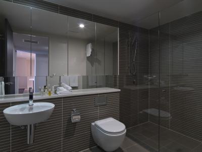 Meriton World Tower, 5*