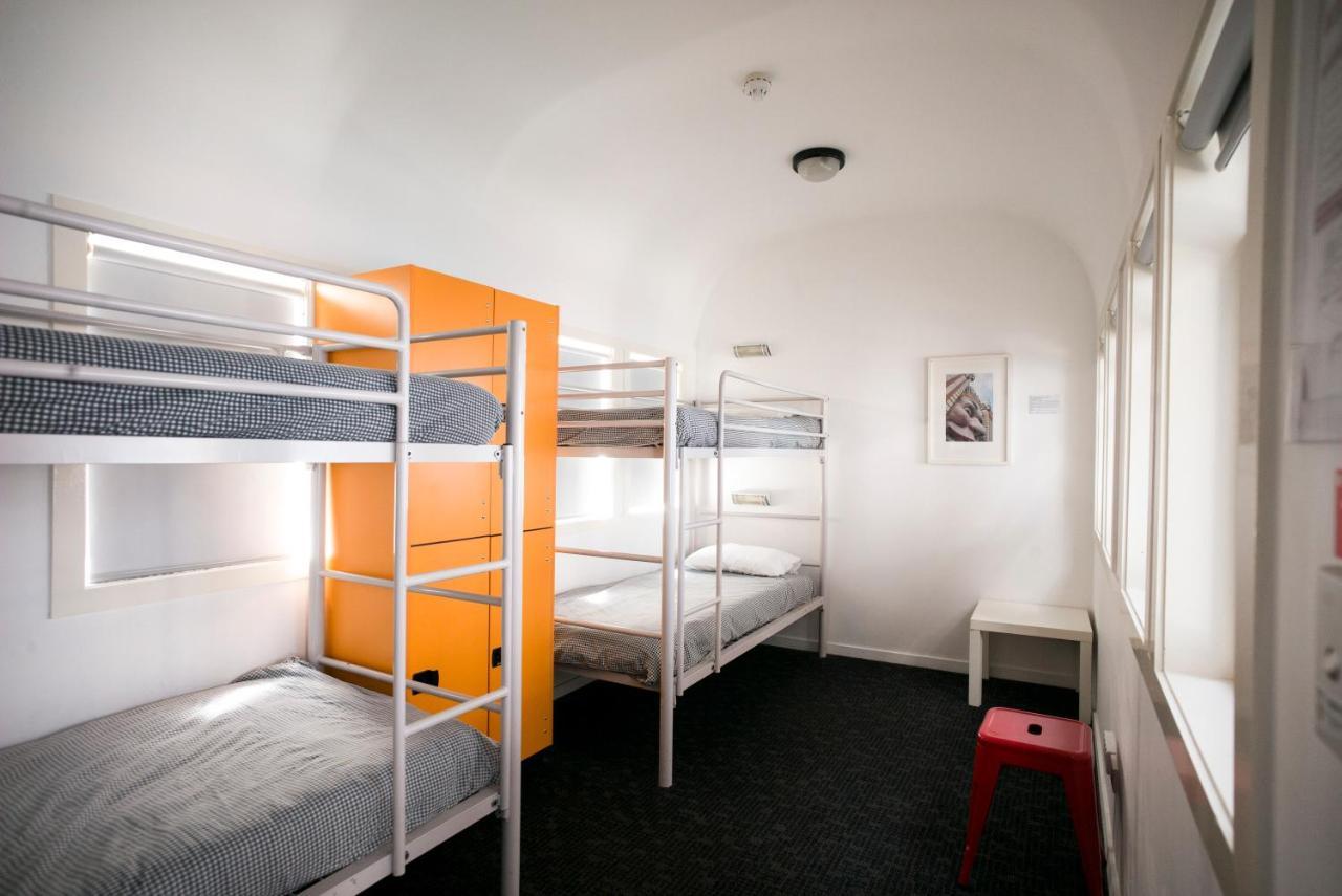 Railway Square Yha Hostel *