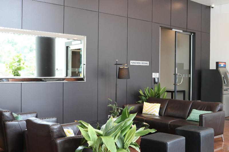 Hotel Crowne Plaza Airport By Ihg 4*