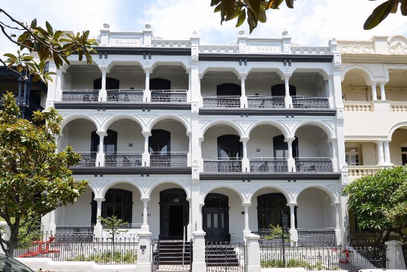 Hotel Challis Potts Point Sydney