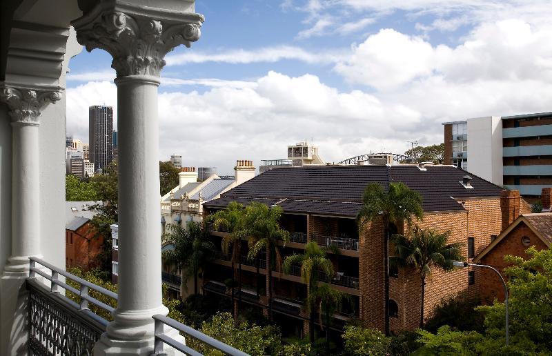 Challis Potts Point Hotel 3*