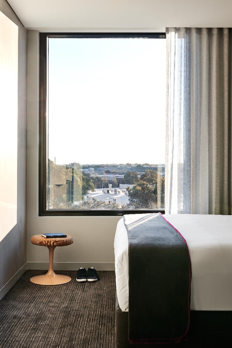 Veriu Square Aparthotel 4*